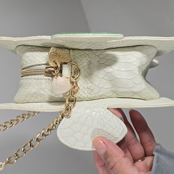 {Betsey Johnson} "Plenty of Fish in the Seas" Crossbody Bag - Picture 7 of 17